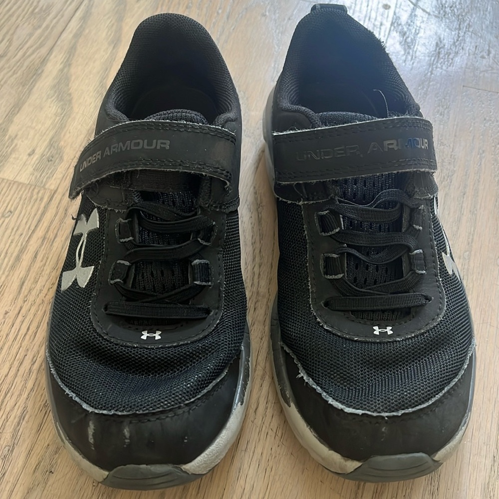 Under Armour Sneakers